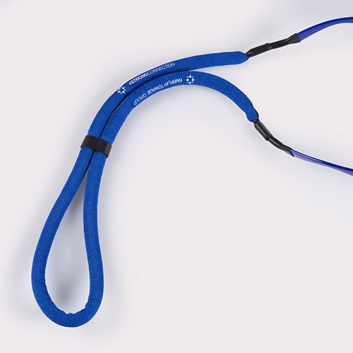 Floating eyewear strap